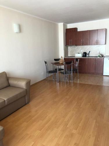 Central Plaza Apartment