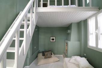 Hostal Kymothoi Rooms & Pool Bar