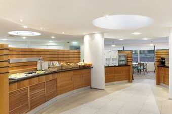 Hotel Express By Holiday Inn Kent International Airport
