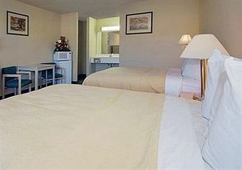 Hotel Lexington Inn & Suites