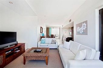 Hotel Element On Coolum Beach