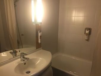 Hotel Ibis Bragan�a (.)