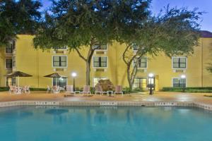 Holiday Inn Express Hotel & Suites Dfw Airport