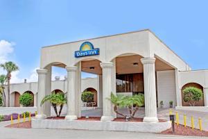 Hotel Days Inn & Suites