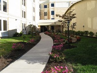 Hotel Patrick Henry Inn And Suites