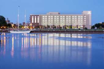 Doubletree Hotel Bay City - Riverfront
