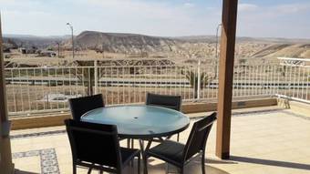 Lodge Hawarim Desert View