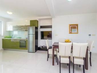 Apartment Salatici 45