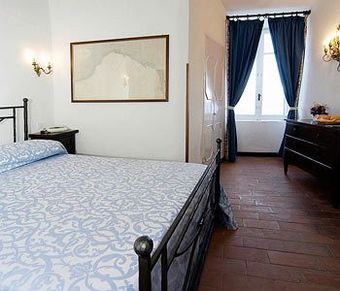 Hotel Torre Dei Borboni