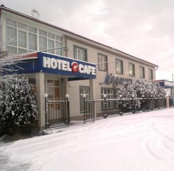 Hostal Madanur Hotel