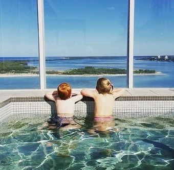 Hotel Pumicestone Blue