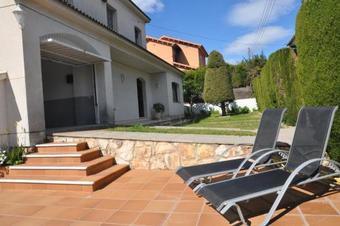 Villa Casa Independiente En Roda De Bar� Con Piscina Privada Y Pista De Tenis A 5' De La Playa