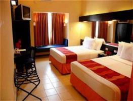 Hotel Microtel Inn And Suites Davao