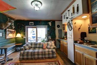 Apartamento Cozy Suite W/ Private Bath, Gym, & Sauna!