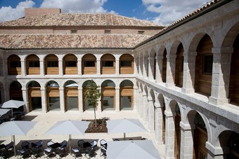 Hotel Parador De Alcal� De Henares