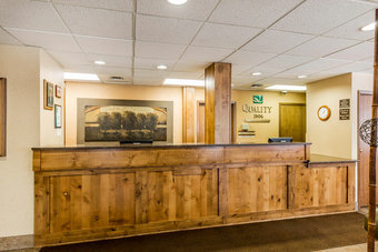 Hotel Quality Inn  Suites Brossard