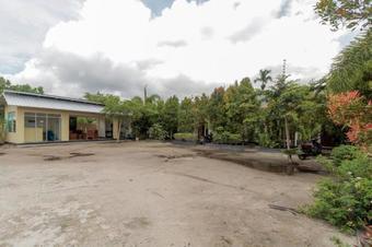 Hostal Reddoorz Near Bundaran Garuda