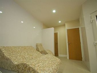 Clover Naturist Spa And Hotel