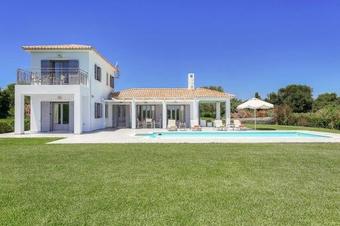 Kaligata Villa Sleeps 4 Pool Air Con Wifi