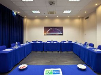 Hotel Express By Holiday Inn