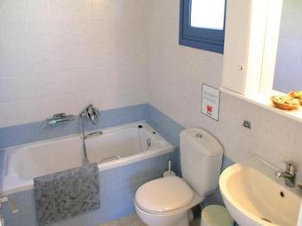 Six-bedroom Holiday Home In Ampela, Syros