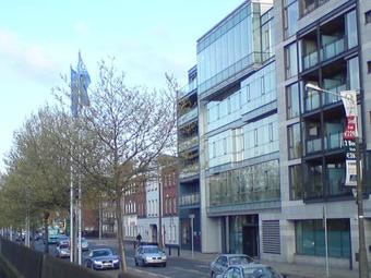 Central Apartment Along The River Liffey
