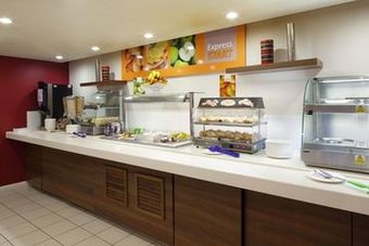 Hotel Holiday Inn Express Northampton M1, Svincolo 15