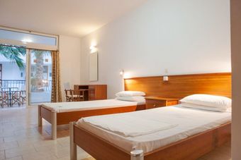 Hotel Coliseum Studios And Apartments