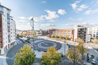 Apartamento Luxurious Gunwharf Quays Sunset Balcony Views
