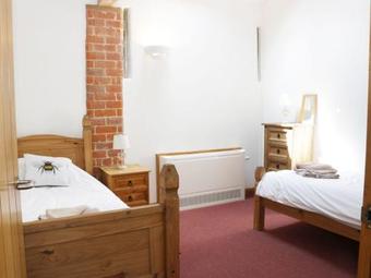 Woodside Cottage, Newtown