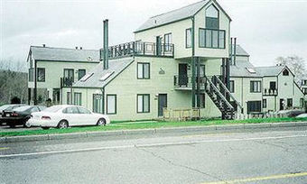 Hotel Holiday Villa Resorts At Mont Ste-anne