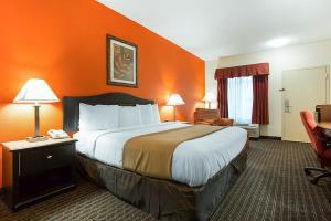 Hotel Quality Inn & Suites At Six Flags