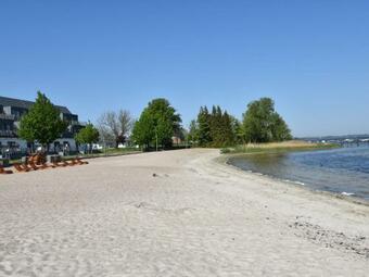Beautiful Apartment In Wiek With Garden