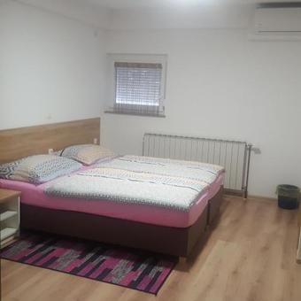 Bed & Breakfast Sobe Mrak