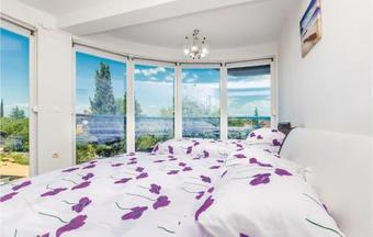 Two-bedroom Apartment In Vrh