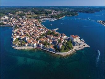Two-bedroom Apartment In Porec