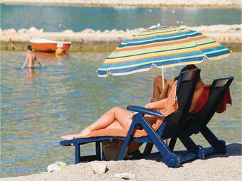 Three-bedroom Apartment In Rovanjska