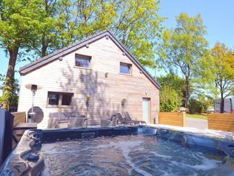 Cozy Holiday Home In Polleur With Jacuzzi