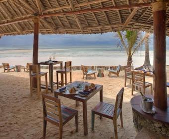 Hotel Bluebay Beach Resort & Spa