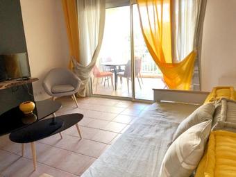 Apartment Rue Luc Lorion