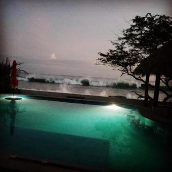 Hotel Waves And Dreams