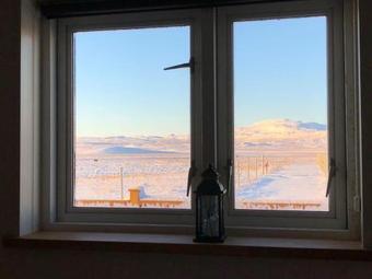 Sindrastadir - Beautiful Apartment With Mountain View