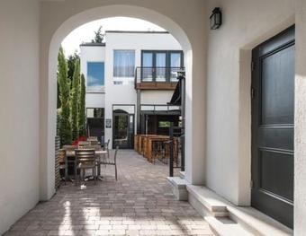 The Old Borough Hotel - Wetherspoon