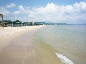 Apartment On Primorskaya 4