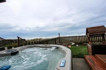 Wakonda Oceanfront Escape