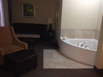 Holiday Inn Express Hotel & Suites New Iberia - Avery Island