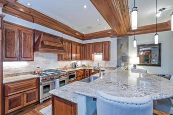 Lorian Luxury