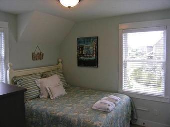 A Surfers Retreat Three-bedroom Home