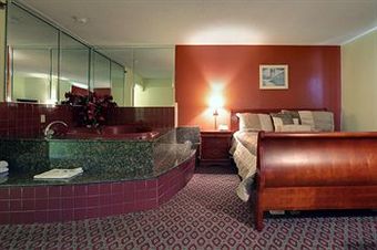 Hotel Red Roof Inn Plus+ & Suites Opelika