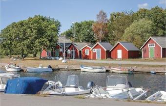 Two-bedroom Holiday Home In Torhamn